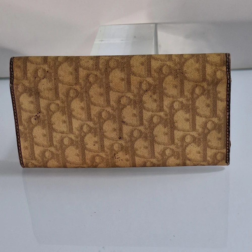 Dior wallet